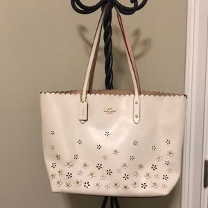 Authentic COACH Tote SUPER CUTE
